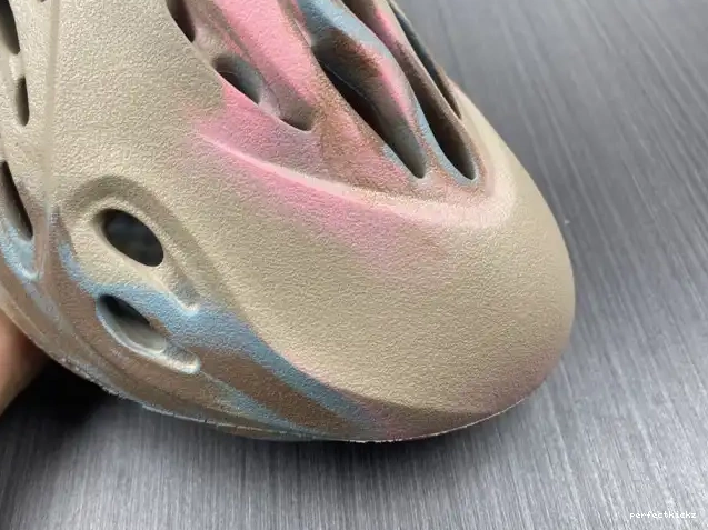 Runner Adidas GY3969 Yeezy Foam 0529